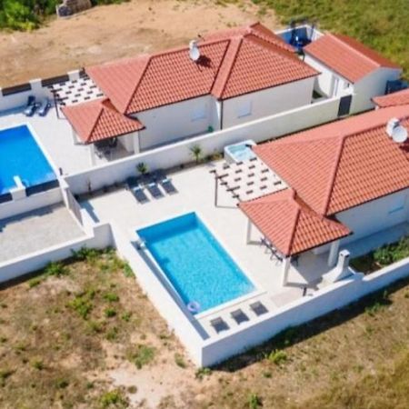 Villas Sabun - Modern House With Heated Pool Privlaka  Buitenkant foto