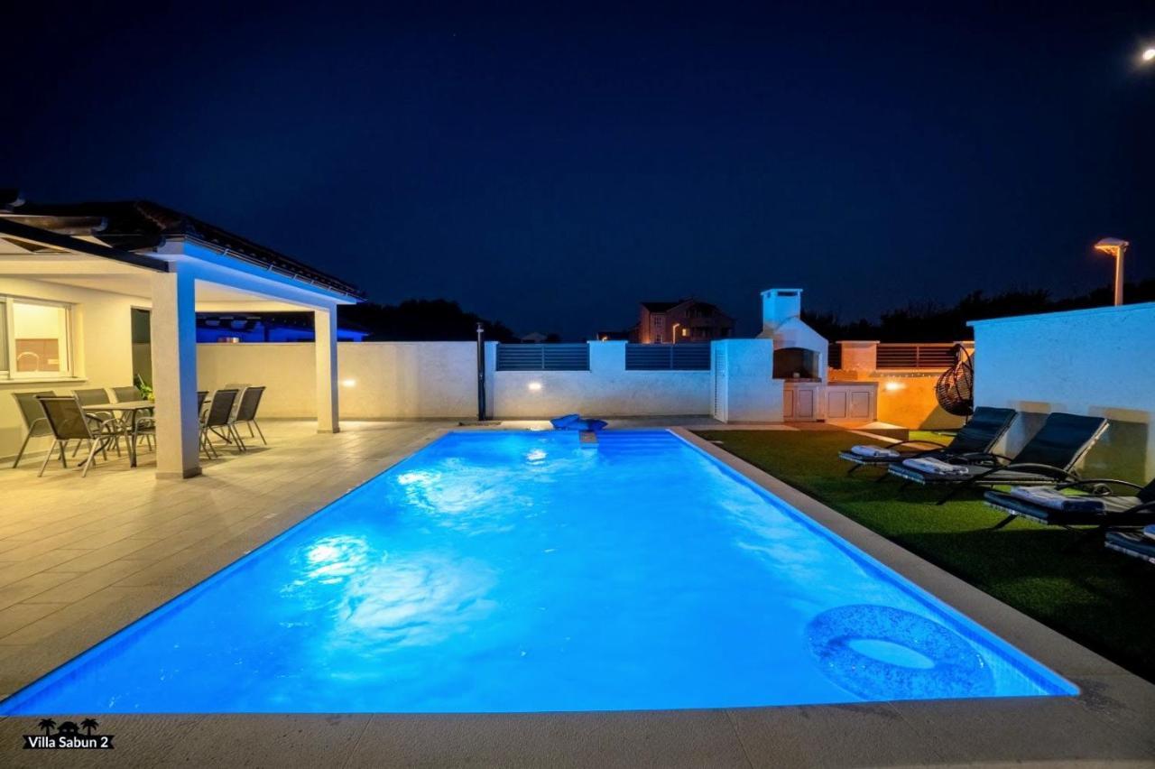 Villas Sabun - Modern House With Heated Pool Privlaka  Buitenkant foto