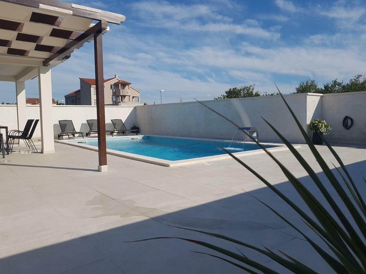 Villas Sabun - Modern House With Heated Pool Privlaka  Buitenkant foto