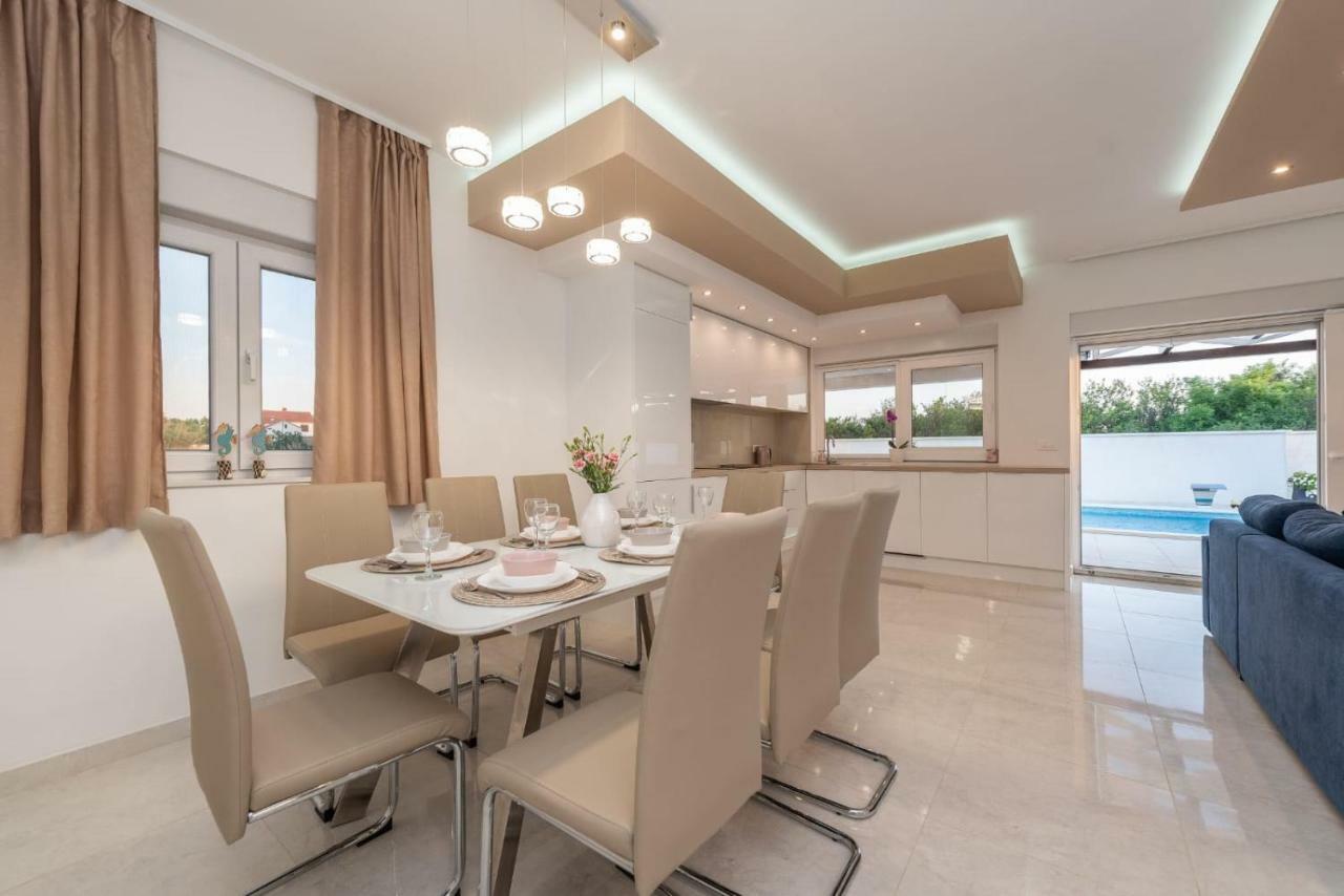 Villas Sabun - Modern House With Heated Pool Privlaka  Buitenkant foto
