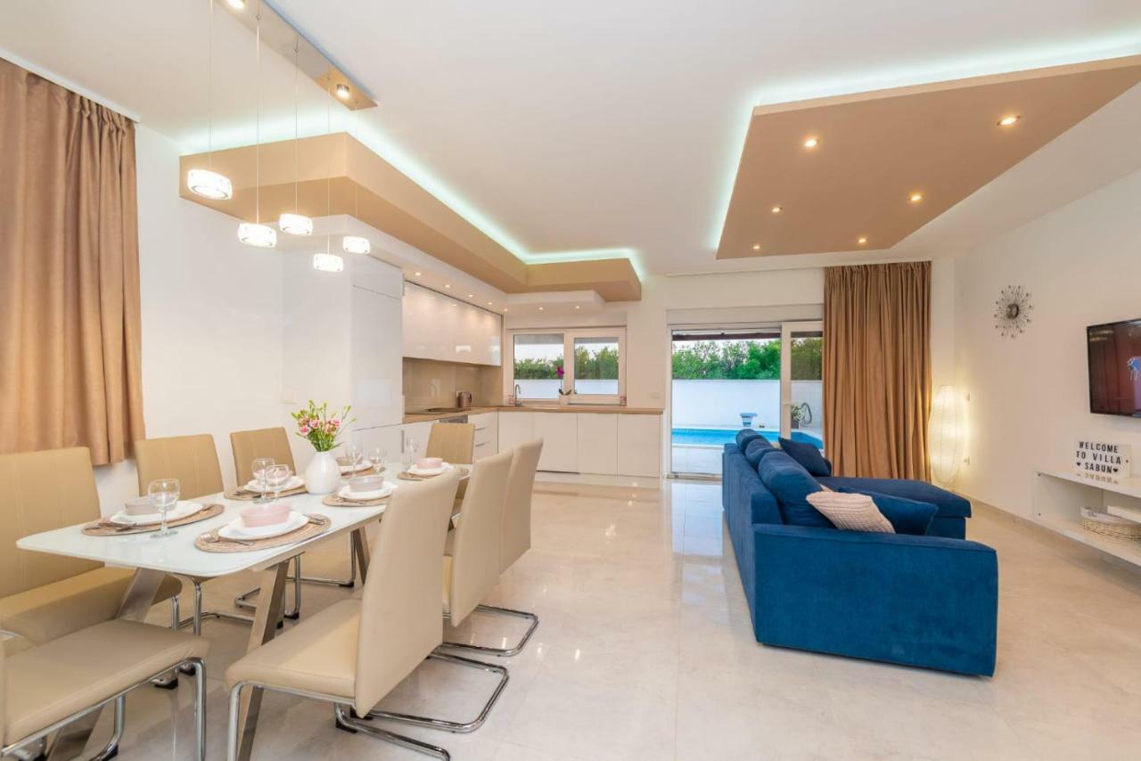 Villas Sabun - Modern House With Heated Pool Privlaka  Buitenkant foto